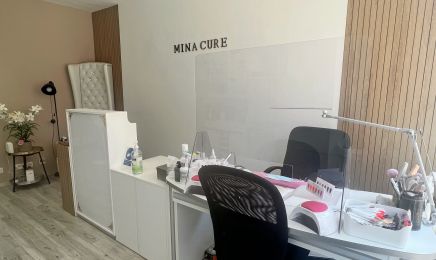 Mina'Cure : Manucure à Schaerbeek