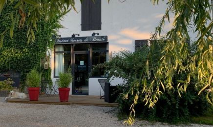 Secrets de Beauté : Manucure à Assat