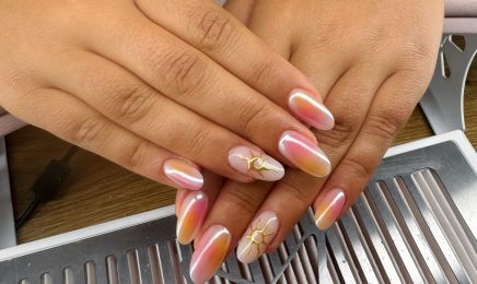 Manuella Nails : Institut de beauté à Trets