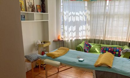 Aja Massage et réflexologie : Institut de beauté à Forest
