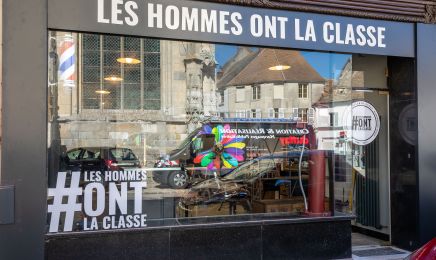 LES HOMMES ONT LA CLASSE - Houdan : Barbier à Houdan