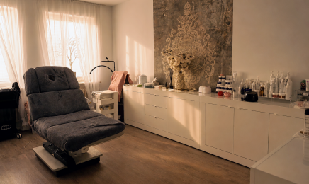 Awan Garde Kosmetik: Nagelstudio in Bochum