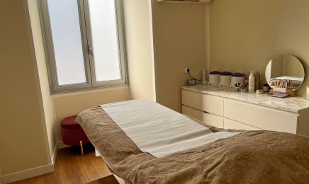 AU BOUDOIR DES DEUX L : Manucure à Gières