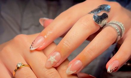 BELATYZIA (STRASS DENTAIRE - TACHES DE ROUSSEURS & SHADING) : Institut de beauté à Eysines