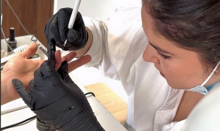 Ema Nails Studio - Manucure Russe : Manucure à Grenoble