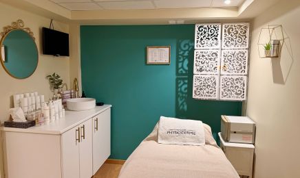 Beauté & Compagnie (ex. L'Incontournable) : Manucure à Mennecy