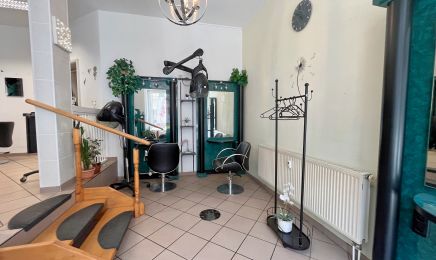 Salon Parisa: Friseur in Leipzig