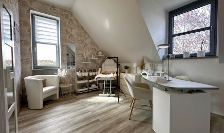 JK Nails: Tattoo-Künstler in Weisendorf