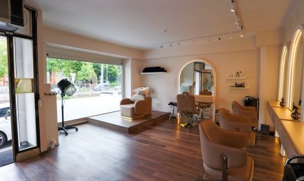 Amluxe Haarstudio: Kosmetikstudio in Frankfurt am Main