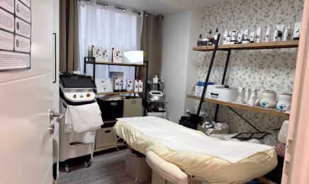 Elema beauté : Manucure à Rives