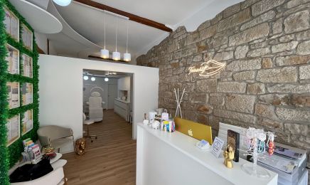 Praxis Feinschliff Nürtingen Inh. Linda Varitimidis – Ästhetik, Hyaluron, Mesotherapie: Kosmetikstudio in Nürtingen