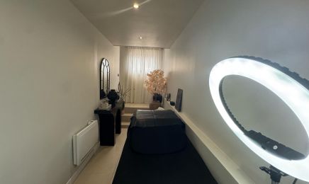 Giulia M. Studio - UV - Extension de Cil : Institut de beauté à Angerville-la-Campagne