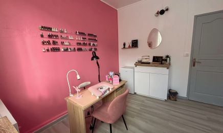 Pretty Nails by Mau : Institut de beauté à Schoelcher