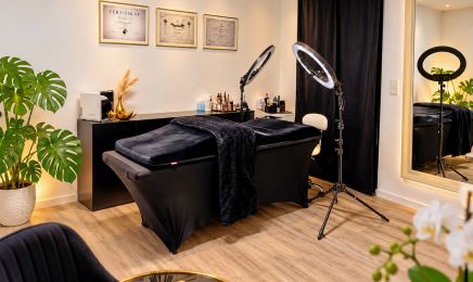 Magda Ciesielska makeup & beauty: Kosmetikstudio in Siegen
