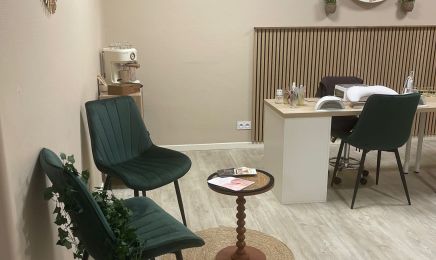 Na'elle Beauté : Manucure à Dax
