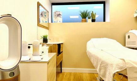 Divine Beauté  : Coiffeur à Crevin