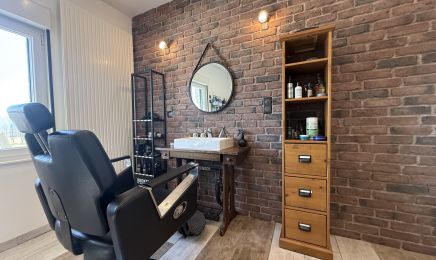 l’accès : Barbier à Orchamps-Vennes