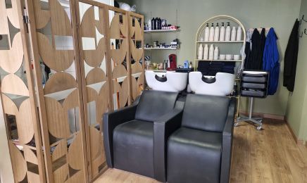 Au Salon  : Coiffeur à Roujan