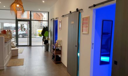 AJ Institut  - Centre de bronzage, hammam, ongles, cils et sourcils : Manucure à Perpignan