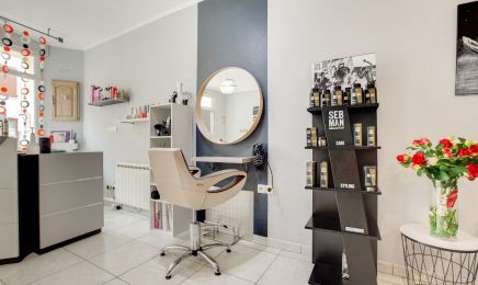 Un instant Coiffure : Manucure à Montesquieu-Volvestre
