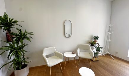 W S B C Esthétique  : Manucure à Ixelles