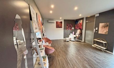 Débo's'Ongles : Institut de beauté à Saint-Romain-de-Jalionas