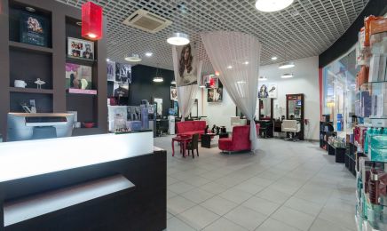 Seven Coiffure Paris : Manucure à Neuilly-sur-Marne