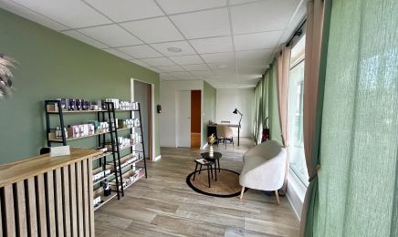 L'atelier beauté by Clara (Institut du temps pour soi) : Manucure à Locmaria-Grand-Champ