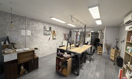 IIlumin’hair  : Barbier à Le Donjon