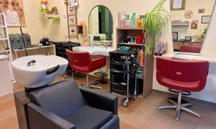 Julias Haarstube: Kosmetikstudio in Langenlonsheim