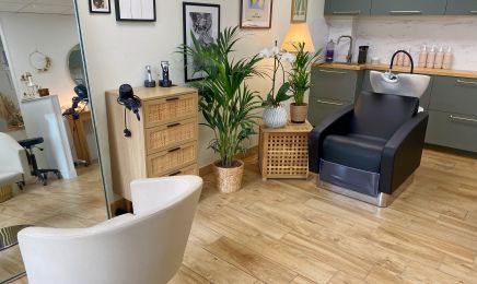 St Ange Coiffure  : Manucure à Saint-Méen-le-Grand