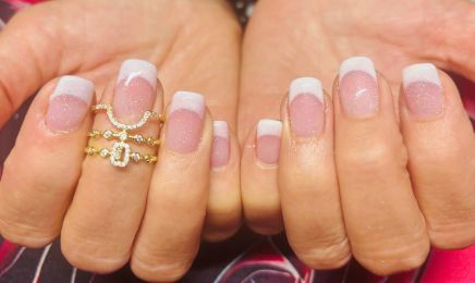 VIRGIN NAILS  : Manucure à Fréjus