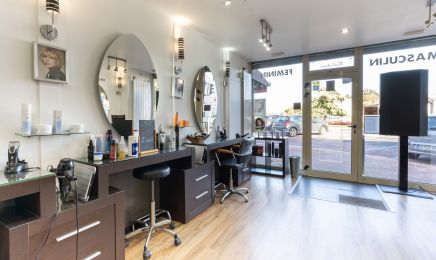Image de Soi : Coiffeur à Le Coudray-Montceaux