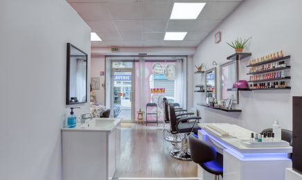 Rose salon de beauté indien : Manucure à Paris
