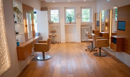 Haarschmiede Studio: Friseur in Meerbusch