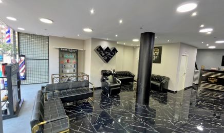 Le prince Barber : Coiffeur à Charleroi
