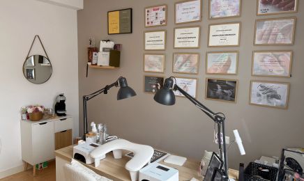 Mimi Nail’s| Beauté des Ongles & du Regard : Manucure à Torcé