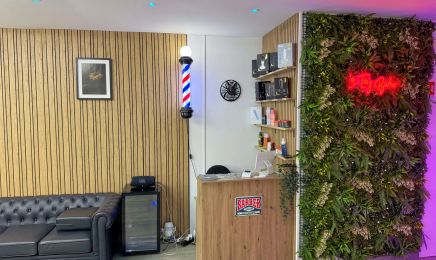Le Tay Barber : Barbier à Ormoy