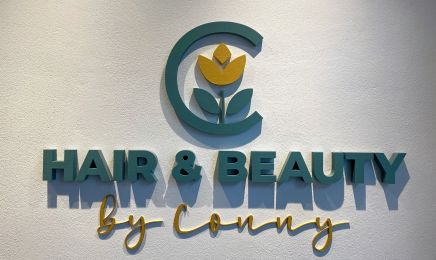 Conny‘s Haar- und Nagelstudio: Friseur in Freiberg