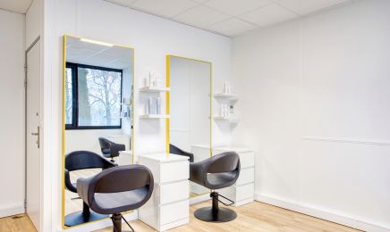 ST Beauté Salon Signature : Manucure à Limonest