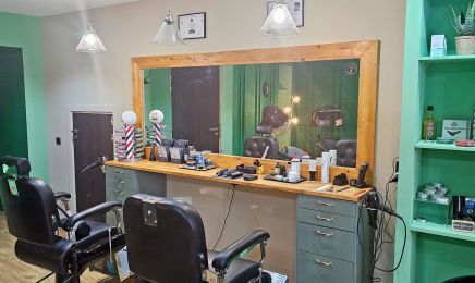 ENTRE NOUS : Coiffeur à Solliès-Pont