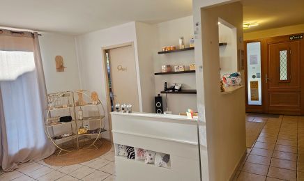 Glow Up : Manucure à Sillingy