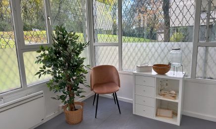 Alison Nail Studio : Manucure à Bron