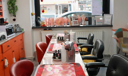 Yaya salon beaute nail 75018 : Manucure à Paris