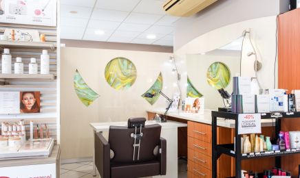 Ambiance coiffure : Manucure à Availles-en-Châtellerault