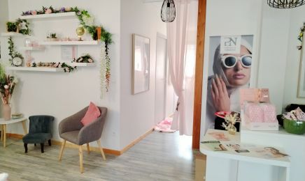 Douce Élégance Institut de Beauté : Institut de beauté à L'Argentière-la-Bessée