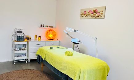 Baladi beauté  : Manucure à Vaux