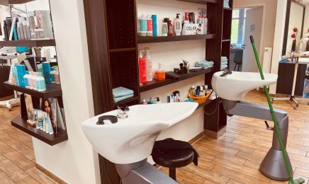Friseursalon Engelhardt: Kosmetikstudio in Goldenstedt