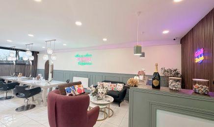 Les blondes et les brunes - Paris : Institut de beauté à Paris