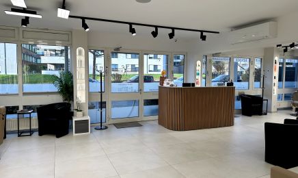 Goldene Schere Friseursalon: Kosmetikstudio in Friedrichshafen